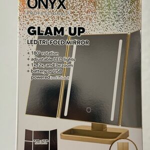 Onyx Professional Glam Up LED Tri-Fold Mirror